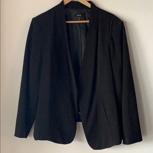 Women’s 2x black blazer